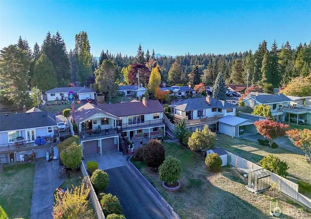Photo 2 of Single family home for sale at 3218 Viewcrest Dr NE, Bremerton, WA 98310 | MLS# NWM2591165 | Listing updated on 2026-10-13