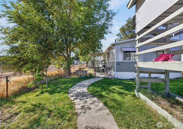 Photo 3 of Single family home for sale at 189 S 38th Avenue #8, West Richland, WA 99353 | MLS# NWM2591166 | Listing updated on 2026-10-09
