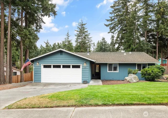 Single family home for sale at 255 NW Columbia Dr, Oak Harbor, WA 98277 | MLS# NWM2591170