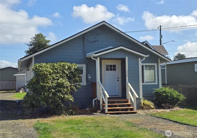 Photo 2 of Single family home for sale at 208 N Hoquiam St, Westport, WA 98595 | MLS# NWM2591178 | Listing updated on 2026-10-08