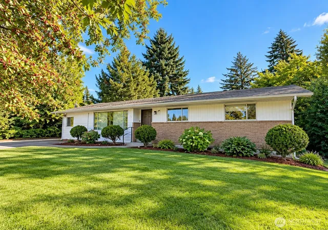 Photo 3 of Single family home for sale at 851 Sw 116th Street, Seattle, WA 98146 | MLS# NWM2591192 | Listing updated on 2026-10-13