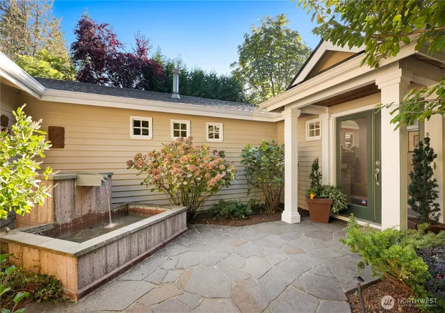 Photo 1 of Single family home for sale at 6720 W Mercer Way, Mercer Island, WA 98040 | MLS# NWM2591198 | Listing updated on 2026-10-07