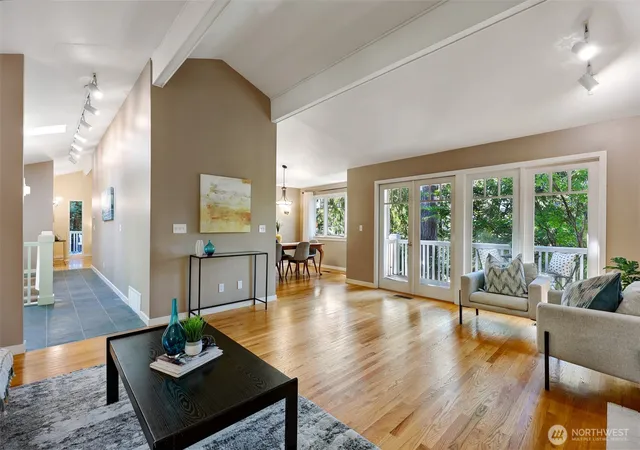 Photo 3 of Single family home for sale at 6720 W Mercer Way, Mercer Island, WA 98040 | MLS# NWM2591198 | Listing updated on 2026-10-07