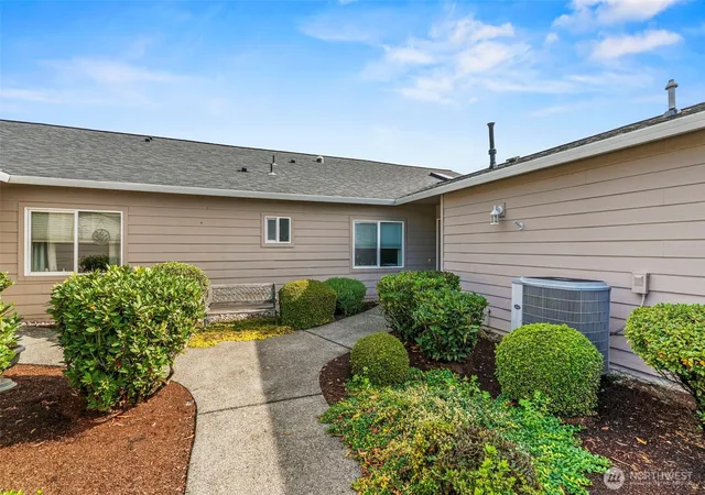 Photo 4 of Sale Pending at 3905 Pennsylvania St #61, Longview, WA 98632 | MLS# NWM2591199 | Listing updated on 2026-10-21