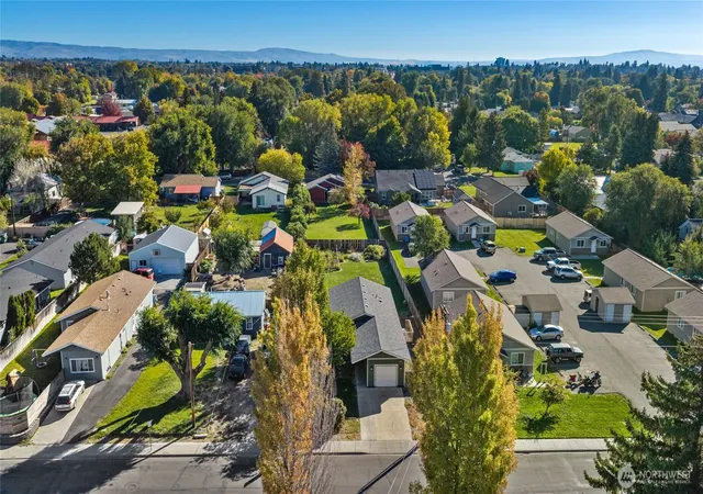 Photo 3 of Single family home for sale at 1304 N Cora St, Ellensburg, WA 98926 | MLS# NWM2591200 | Listing updated on 2026-10-09