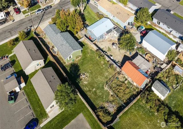 Photo 3 of Single family home for sale at 1304 N Cora St, Ellensburg, WA 98926 | MLS# NWM2591200 | Listing updated on 2026-10-09