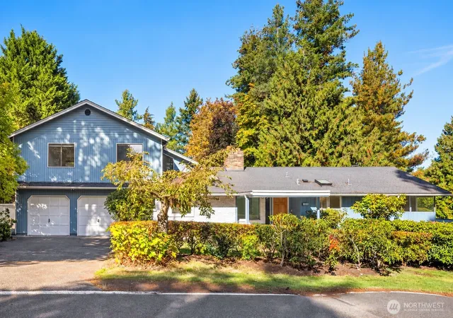 Single family home for sale at 304 N Greenwood Dr, Shoreline, WA 98133 | MLS# NWM2591204