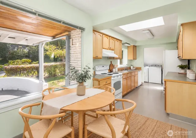Photo 3 of Single family home for sale at 304 N Greenwood Dr, Shoreline, WA 98133 | MLS# NWM2591204 | Listing updated on 2026-10-13