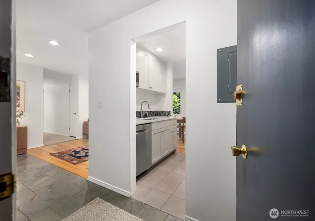 Photo 3 of Condo for sale at 632 13th Avenue E #19, Seattle, WA 98102 | MLS# NWM2591205 | Listing updated on 2026-10-06