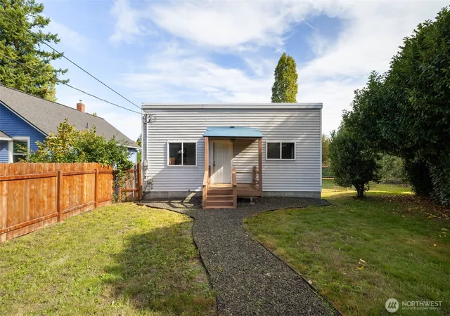 Photo 2 of Single family home for sale at 1405 Flower Ave, Port Orchard, WA 98366 | MLS# NWM2591212 | Listing updated on 2026-10-14