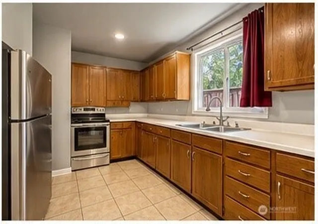 Photo 4 of Single family home for sale at 3433 S 229th Place, Sea Tac, WA 98198 | MLS# NWM2591216 | Listing updated on 2026-10-07