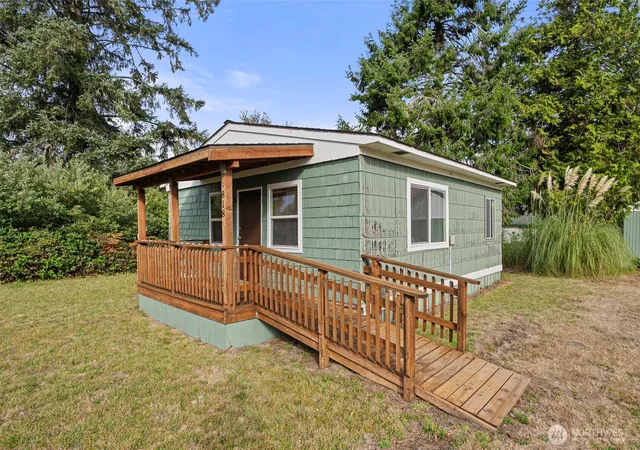 Photo 3 of Single family home for sale at 818 W Ocean Ave, Westport, WA 98595 | MLS# NWM2591222 | Listing updated on 2026-10-08
