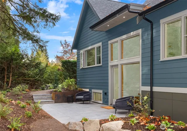 Photo 2 of Single family home for sale at 7693 NE Beverly Ln, Bainbridge Island, WA 98110 | MLS# NWM2591223 | Listing updated on 2026-10-21