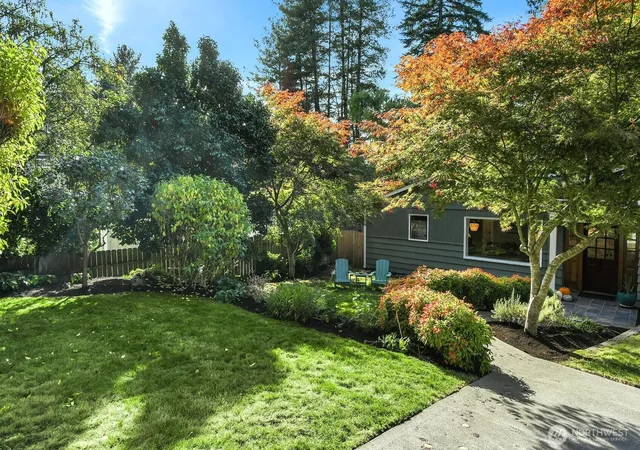 Photo 29 of Sale Pending at 9013 25th Avenue NE, Seattle, WA 98115 | MLS# NWM2591224 | Listing updated on 2026-10-10