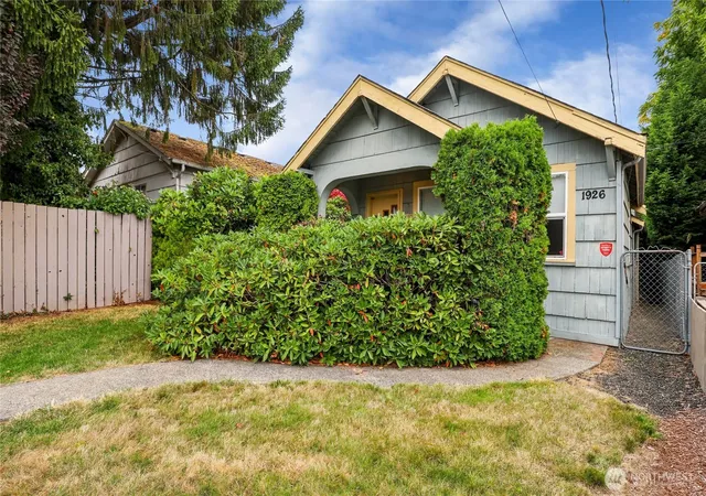 Photo 2 of Sale Pending at 1926 9th Street, Bremerton, WA 98337 | MLS# NWM2591241 | Listing updated on 2026-10-16