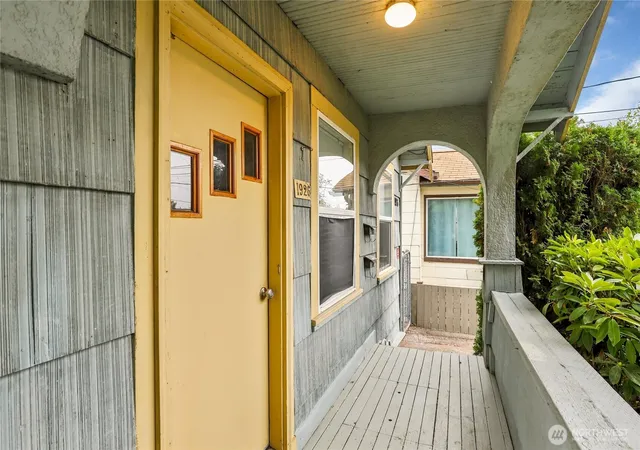Photo 3 of Sale Pending at 1926 9th Street, Bremerton, WA 98337 | MLS# NWM2591241 | Listing updated on 2026-10-16