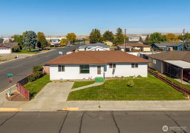 Photo 1 of Single family home for sale at 617 I St Sw, Quincy, WA 98848 | MLS# NWM2591254 | Listing updated on 2026-10-07