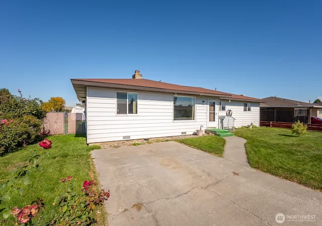 Photo 2 of Single family home for sale at 617 I St Sw, Quincy, WA 98848 | MLS# NWM2591254 | Listing updated on 2026-10-07