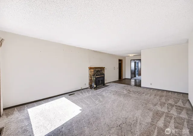 Photo 3 of Single family home for sale at 617 I St SW, Quincy, WA 98848 | MLS# NWM2591254 | Listing updated on 2026-10-07