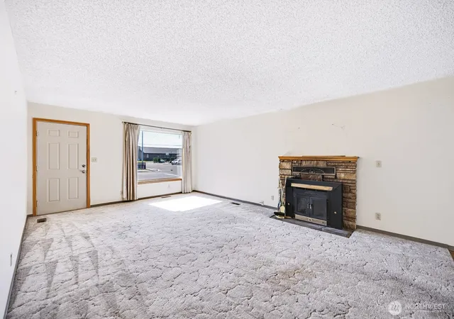 Photo 4 of Single family home for sale at 617 I St SW, Quincy, WA 98848 | MLS# NWM2591254 | Listing updated on 2026-10-07