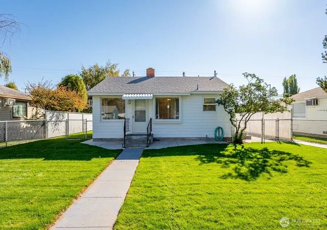 Photo 1 of Single family home for sale at 1318 Sw C St, Ephrata, WA 98823 | MLS# NWM2591256 | Listing updated on 2026-10-13