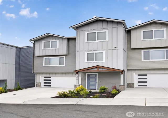 Photo 1 of Townhouse for sale at 1806 25th Street, Snohomish, WA 98290 | MLS# NWM2591284 | Listing updated on 2026-10-10