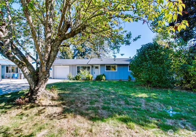 Photo 2 of Single family home for sale at 715 Ne 3rd Avenue, Battle Ground, WA 98604 | MLS# NWM2591291 | Listing updated on 2026-10-07
