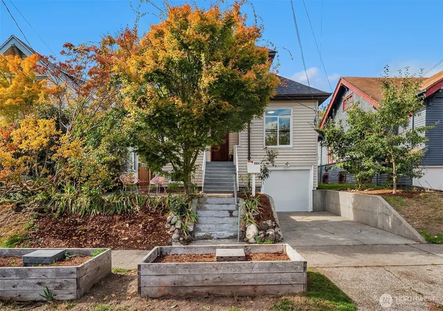 Photo 2 of Single family home for sale at 181 26th Avenue, Seattle, WA 98122 | MLS# NWM2591292 | Listing updated on 2026-10-07