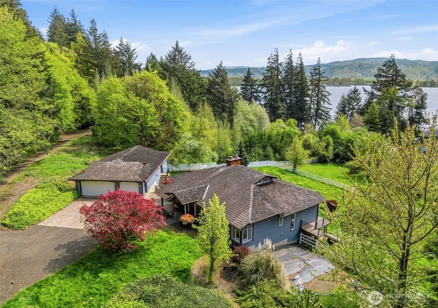 Photo 2 of Single family home for sale at 16 Little Cape Horn Rd, Cathlamet, WA 98612 | MLS# NWM2591295 | Listing updated on 2026-10-11