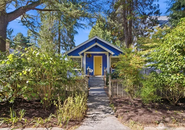 Photo 2 of Sale Pending at 9051 2nd Avenue Nw, Seattle, WA 98117 | MLS# NWM2591303 | Listing updated on 2026-10-14