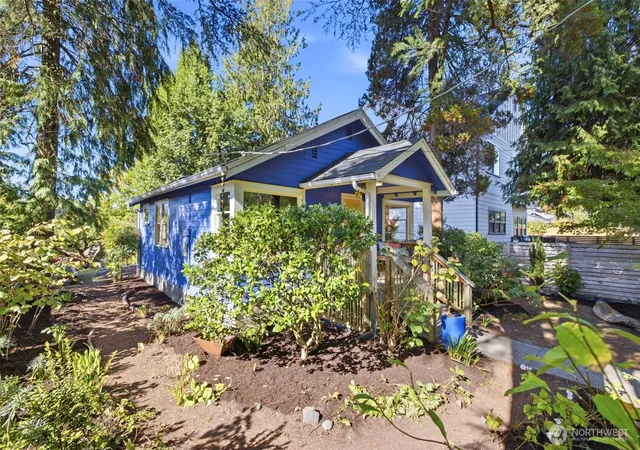 Photo 3 of Sale Pending at 9051 2nd Avenue Nw, Seattle, WA 98117 | MLS# NWM2591303 | Listing updated on 2026-10-14