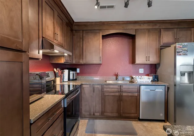 Photo 3 of Condo for sale at 651 Se Bayshore Dr #B304, Oak Harbor, WA 98277 | MLS# NWM2591315 | Listing updated on 2026-10-07
