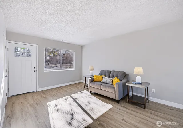 Photo 1 of Single family home for sale at 710 S Hawthorne Dr, Moses Lake, WA 98837 | MLS# NWM2591326 | Listing updated on 2026-10-06