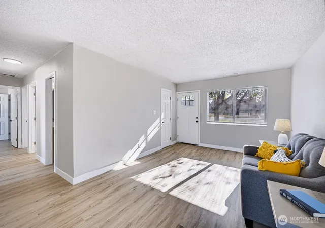 Photo 3 of Single family home for sale at 710 S Hawthorne Dr, Moses Lake, WA 98837 | MLS# NWM2591326 | Listing updated on 2026-10-06