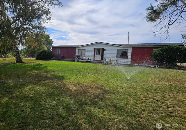 Photo 2 of Sale Pending at 9342 J4 Rd Nw, Ephrata, WA 98823 | MLS# NWM2591332 | Listing updated on 2026-10-08