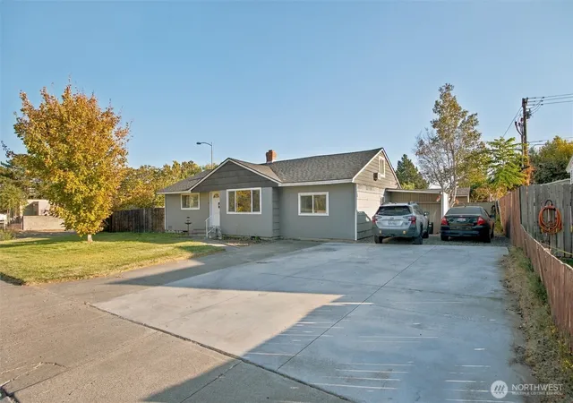 Photo 2 of Single family home for sale at 2101 W Kennewick Ave, Kennewick, WA 99336 | MLS# NWM2591343 | Listing updated on 2026-10-09