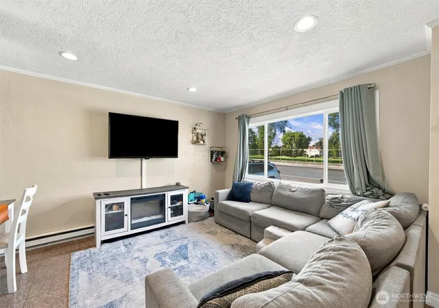 Photo 4 of Single family home for sale at 2101 W Kennewick Ave, Kennewick, WA 99336 | MLS# NWM2591343 | Listing updated on 2026-10-09