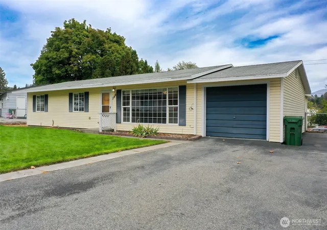 Photo 1 of Single family home for sale at 706 Sunrise Dr, Omak, WA 98841 | MLS# NWM2591366 | Listing updated on 2026-10-07