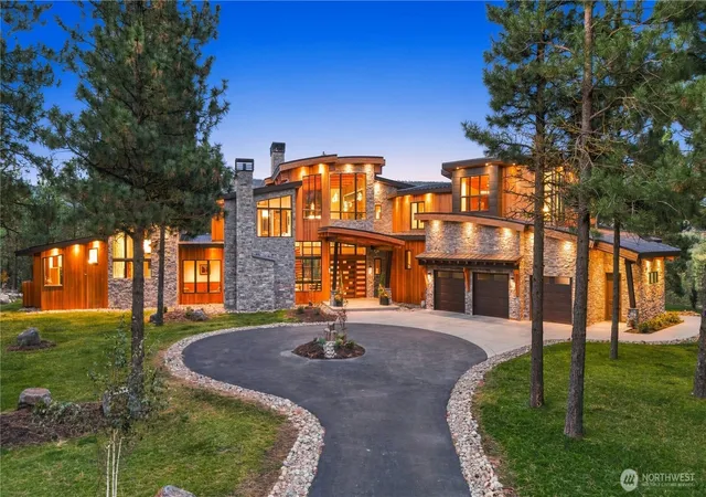 Photo 1 of Mansion for sale at 581 Gold Leaf Ln, Cle Elum, WA 98922 | MLS# NWM2591369 | Listing updated on 2026-10-08