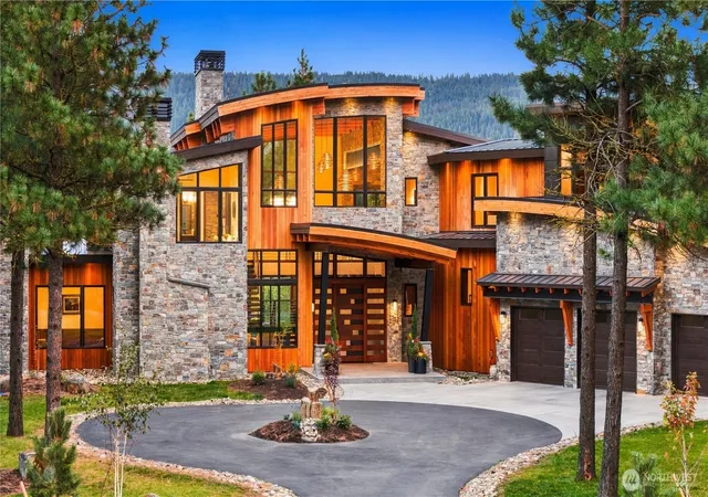Photo 2 of Mansion for sale at 581 Gold Leaf Ln, Cle Elum, WA 98922 | MLS# NWM2591369 | Listing updated on 2026-10-08