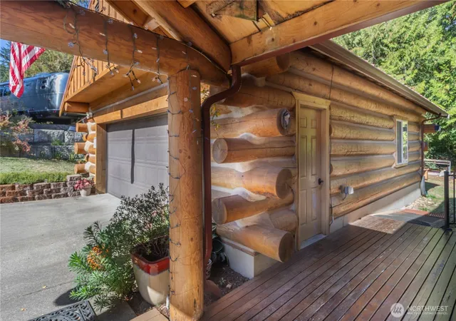 Photo 1 of Single family home for sale at 200 E Sea Vista Ln, Grapeview, WA 98546 | MLS# NWM2591371 | Listing updated on 2026-10-09
