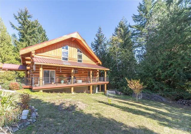 Photo 2 of Single family home for sale at 200 E Sea Vista Ln, Grapeview, WA 98546 | MLS# NWM2591371 | Listing updated on 2026-10-09