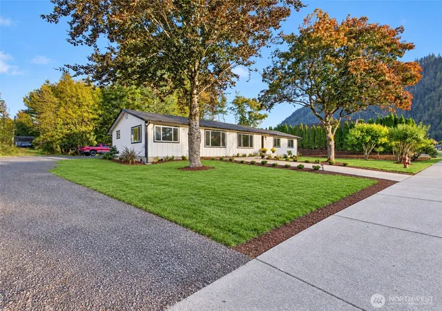 Photo 2 of Single family home for sale at 201 7th Street, Morton, WA 98356 | MLS# NWM2591386 | Listing updated on 2026-10-08