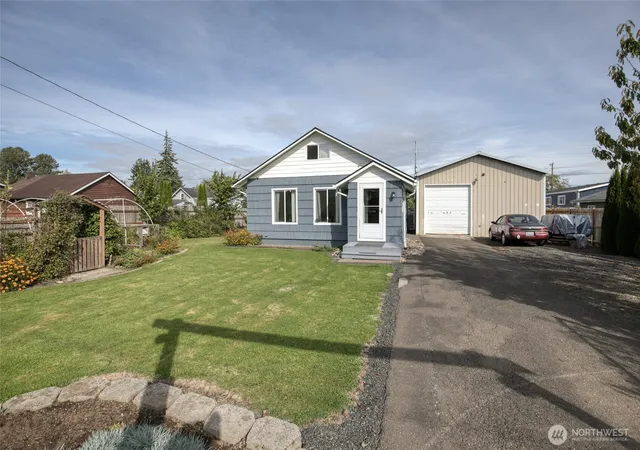 Single family home for sale at 1108 Stockwell St, Aberdeen, WA 98520 | MLS# NWM2591398