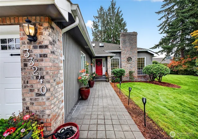 Photo 2 of Single family home for sale at 33240 2nd Place SW, Federal Way, WA 98023 | MLS# NWM2591401 | Listing updated on 2026-10-16