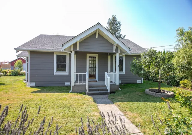 Photo 1 of Sale Pending at 208 Mead Ave, Everson, WA 98247 | MLS# NWM2591406 | Listing updated on 2026-10-20