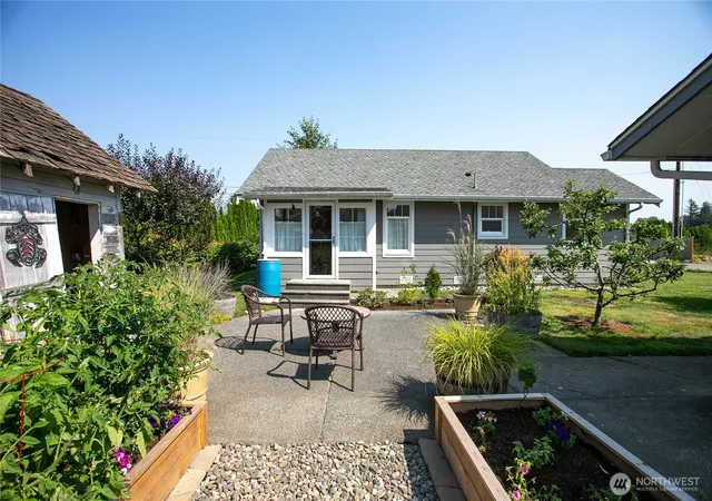 Photo 2 of Sale Pending at 208 Mead Ave, Everson, WA 98247 | MLS# NWM2591406 | Listing updated on 2026-10-20