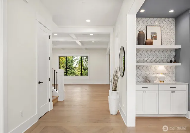 Photo 2 of Mansion for sale at 10668 Se 32nd Street, Bellevue, WA 98004 | MLS# NWM2591408 | Listing updated on 2026-10-09