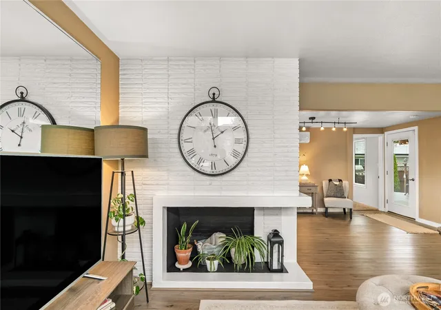 Photo 3 of Single family home for sale at 518 N Broadway St, Aberdeen, WA 98520 | MLS# NWM2591414 | Listing updated on 2026-10-09