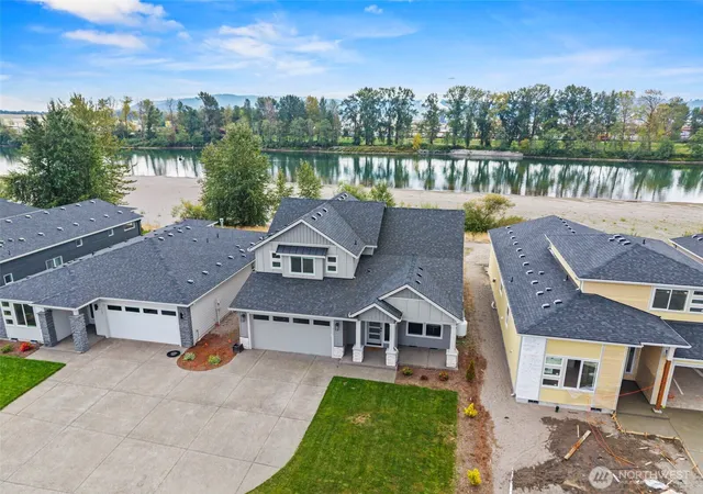 Photo 3 of Single family home for sale at 2162 S River Rd, Kelso, WA 98626 | MLS# NWM2591422 | Listing updated on 2026-10-07